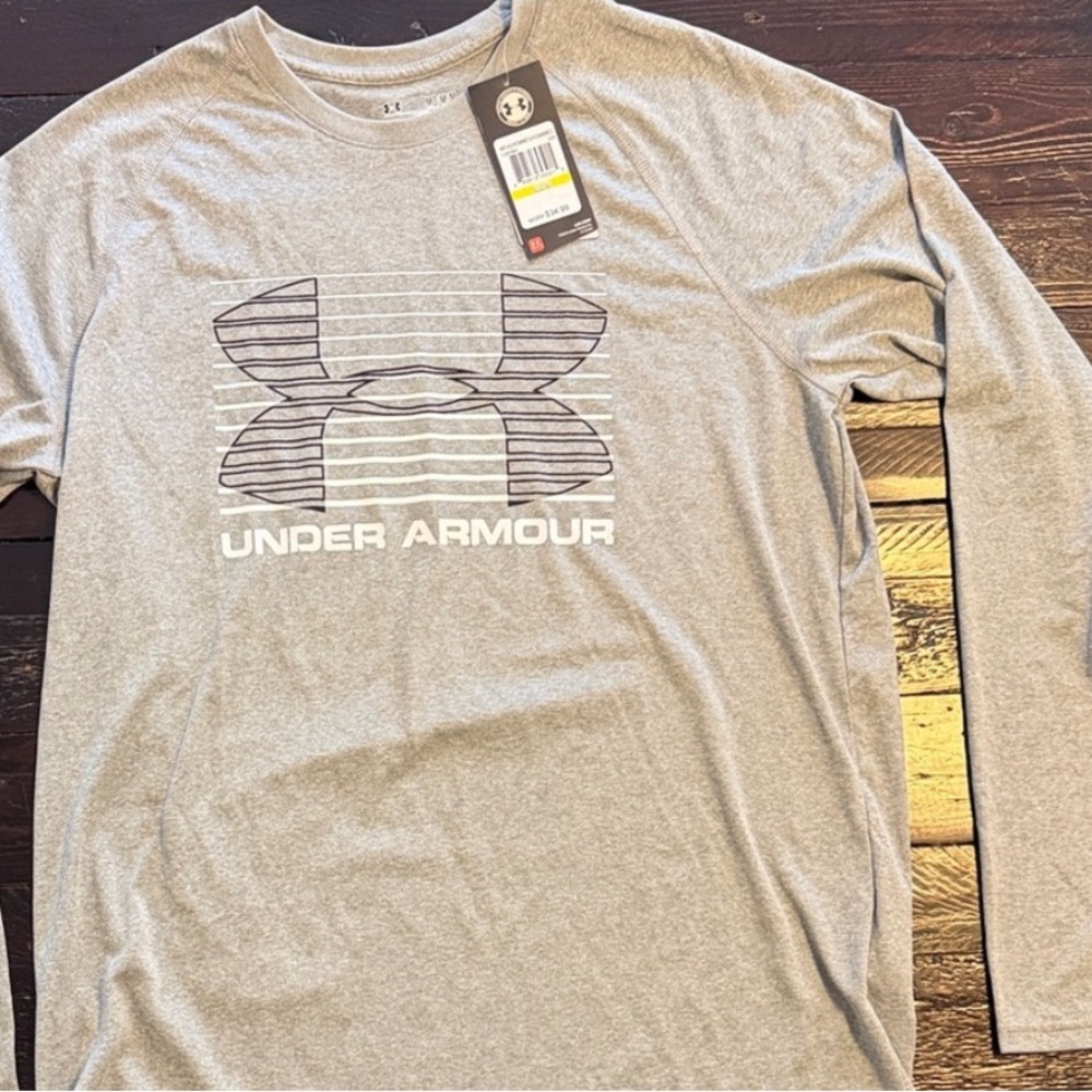 Under Armour Men’s Medium HeatGear Loose Long Sleeve Gray Logo Shirt NWT